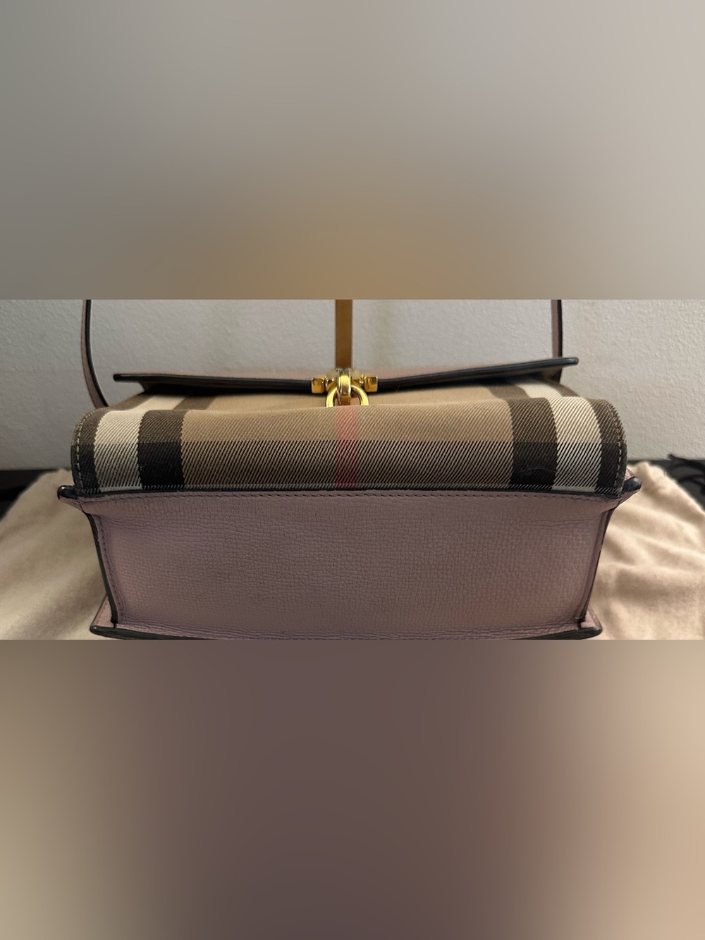 Burberry Derby Calfskin House Check Small Macken Crossbody Bag Pale Orchid - Picture 10 of 15